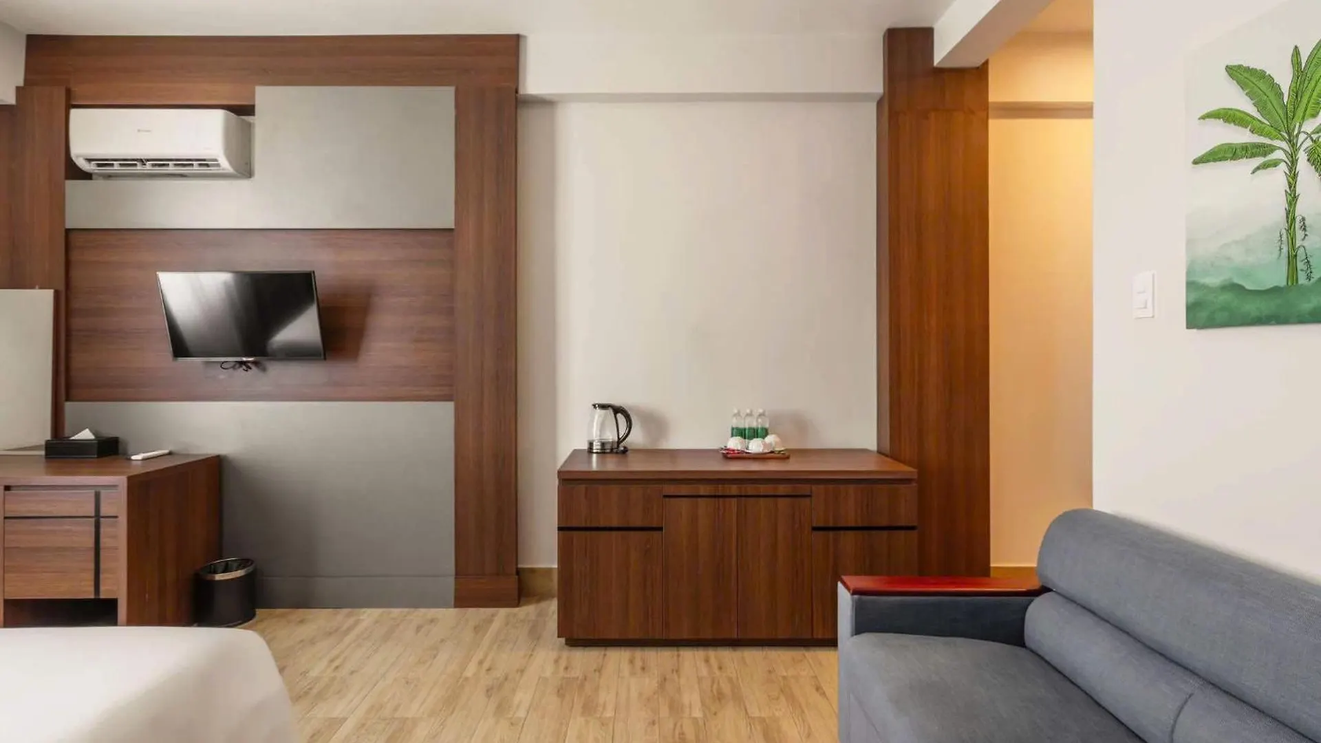 The Palms Hotel Phan Thiết 3*,