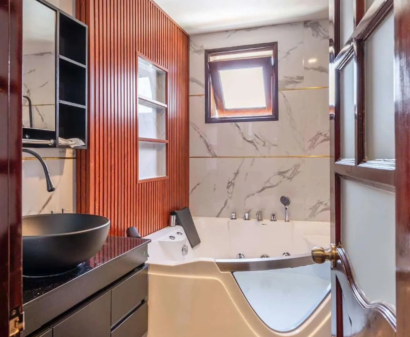 The Palms Hotel Phan Thiết